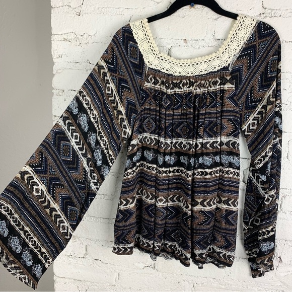 Wrangler Crochet Trim Long Sleeve Blouse NWT Small - Picture 8 of 9